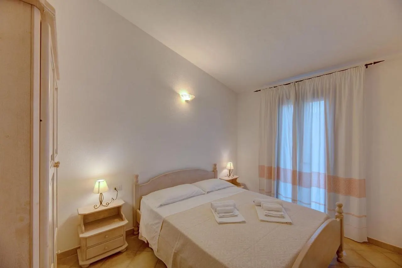The Fantastic Residenza Badus 1 Bedroom Apartment Sleeps 4 No0811M Badesi Włochy