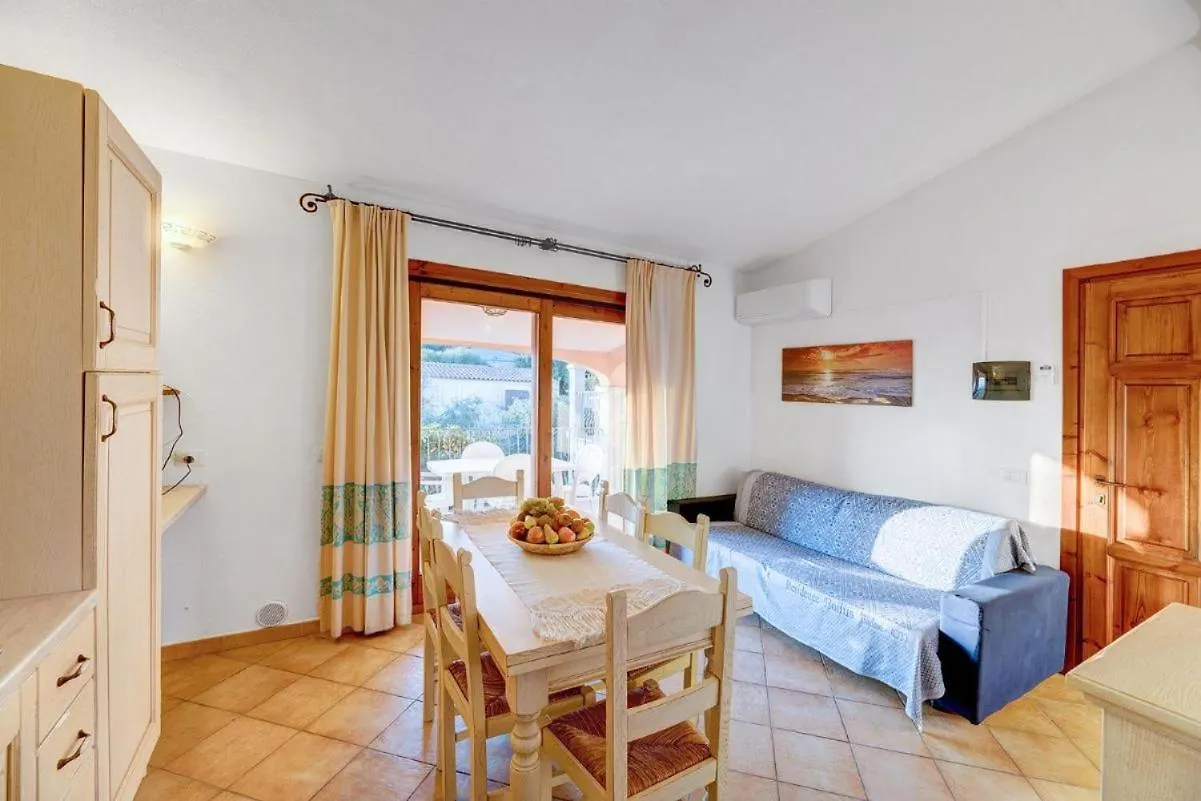 The Fantastic Residenza Badus 1 Bedroom Apartment Sleeps 4 No0811M Badesi