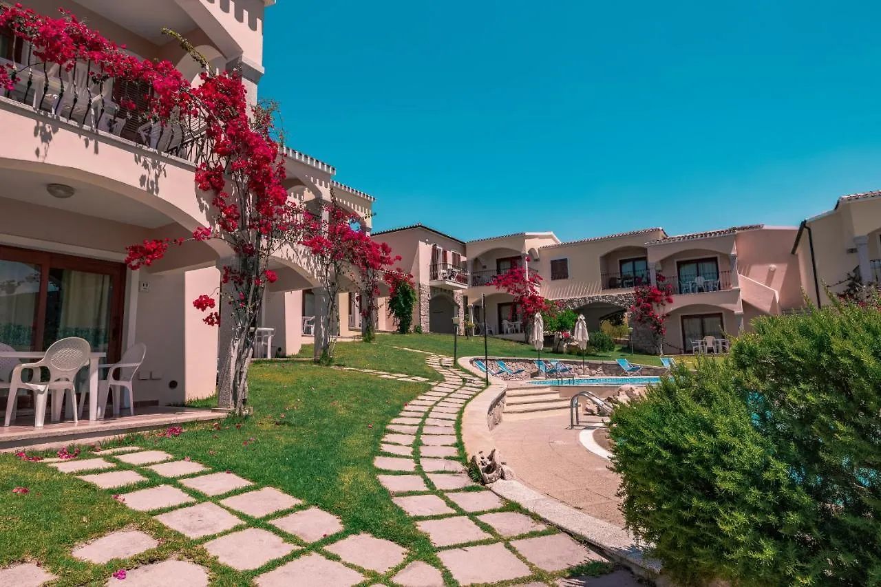 The Fantastic Residenza Badus 1 Bedroom Apartment Sleeps 4 No0811M Badesi