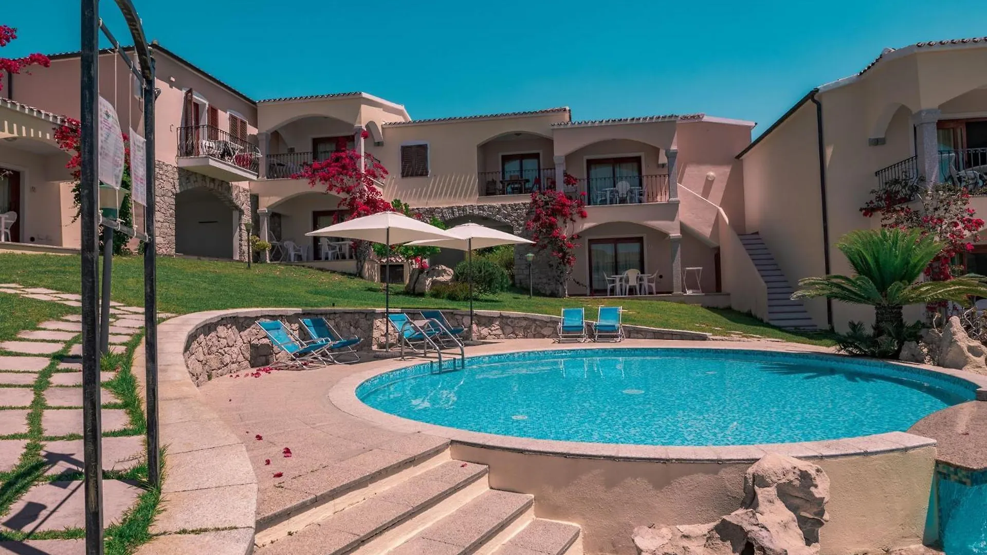 The Fantastic Residenza Badus 1 Bedroom Apartment Sleeps 4 No0811M Badesi 0*,