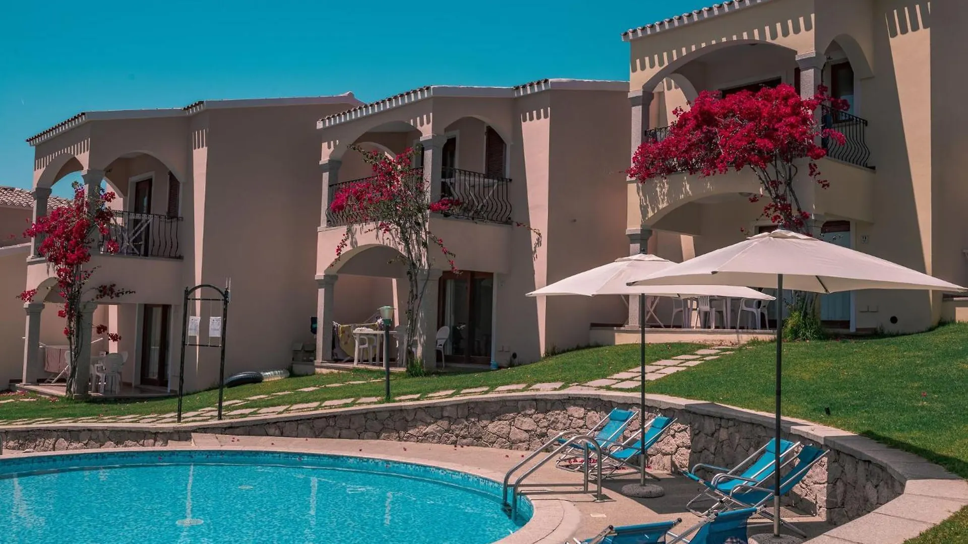 The Fantastic Residenza Badus 1 Bedroom Apartment Sleeps 4 No0811M Badesi